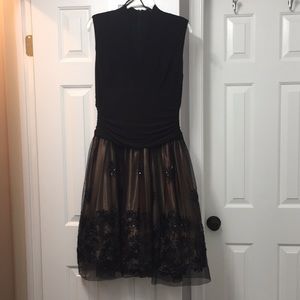 SL Fashions New York Sleeveless Cocktail Dress.